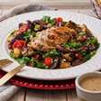 Prato leve e completo: frango e berinjela com molho de tahine