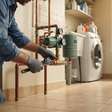 Quanto custa instalar um pressurizador e por que a força da água pode depender mais da caixa do que do chuveiro