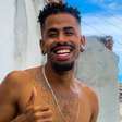 Cantor Afroito desabafa ao cancelar vaquinha de R$ 1 milhão após repercussão: "Deram lugar a racismo"