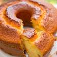 Nem farinha de trigo, nem fermento: bolo de apenas 3 ingredientes é fácil de fazer e fica uma delícia com o café da tarde