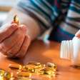 É por esse motivo impressionante que médicos recomendam tomar vitamina D na meia-idade: frear os sinais do Alzheimer