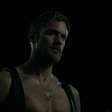 Mamilos de Alexander Skarsgård viralizam e roubam a cena no trailer de 'Wicker'