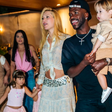 Com look de R$ 6 mil, Virgínia leva Vini Jr. para festa de família e José Leonardo ganha colo do 'padrasto'