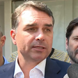 'Até o dia 5, tudo pode acontecer': Flávio Bolsonaro diz que continua em busca de vice