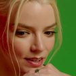 Anya Taylor-Joy relembra encontro inusitado e adorável com Paul McCartney: "meu auge"