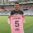 Casemiro vira protagonista com gol contra em jogo que marcou o retorno de Messi