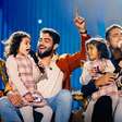Henrique &amp; Juliano cantam "Novo Eu" com as filhas em show do "Manifesto Musical"