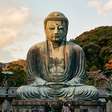 Com 11,3 metros de altura, o Grande Buda de Kamakura permanece ao ar livre há séculos depois que o salão ao seu redor desapareceu