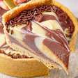 Torta mesclada de vitrine com visual lindo e um segredo fácil para surpreender a todos