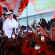 Com tapete vermelho e clima de show, PT oficializa Lula como candidato à reeleição à Presidência