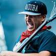 Tom Morello cita Rage Against the Machine após denúncia contra agente anti-imigração nos EUA