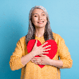 Agosto Azul e Vermelho: 7 cuidados que toda mulher deve ter após os 40 anos
