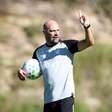 Botafogo monitora mercado e prioriza zagueiros para fechar janela