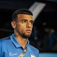 Lucho chega a Belo Horizonte para assinar e reforçar o Cruzeiro