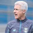 Grêmio revela multa milionária de Luís Castro e toma decisão