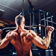 10 exercícios para treinar costas e bíceps com eficiência