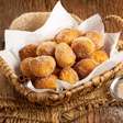 Bolinho de chuva perfeito: dicas para massas leves e douradas