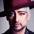 Carreira de Boy George desmorona após lançar Reggae pró-Israel feito com IA