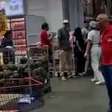 Açougueiro esfaqueia três colegas em supermercado e é preso no interior de SP