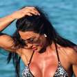 Gracyanne Barbosa posa com look transparente na Itália e namorado surpreende com reação