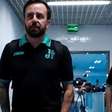 Diretor do Juventude cobra árbitro na saída do estádio após eliminação