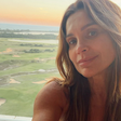 Flávia Alessandra reflete sobre autocuidado e alerta sobre golpes com IA