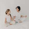 Quer ensinar seu filho a meditar? Siga esses cinco passos para começar
