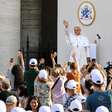 Em Assis, Papa pede que jovens se oponham a 'fundamentalismo'