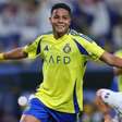 Wesley chega a Belo Horizonte para assinar com o Cruzeiro