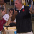 Quem é casal que viralizou discutindo em frente ao filho em Fluminense x Vasco