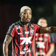 Marinho decide, Vitória vence e elimina Athletico na Copa do Brasil