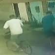 Criança é assaltada a caminho da escola no Recife; vídeo registra ação