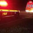 Capotamento seguido de incêndio deixa dois mortos e três feridos na BR-392