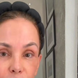 O truque de skincare coreano que Carolina Ferraz, aos 58 anos, aprendeu com uma expert coreana para rejuvenescer até 10 anos enquanto dorme