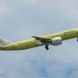 Diante das restrições impostas a Boeing e Airbus, Rússia toma uma decisão radical: fabricar seu próprio avião