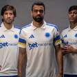 Com detalhes em amarelo, Cruzeiro apresenta novo uniforme