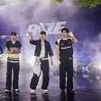 RIIZE faz show na Namsan Tower e enfrenta chuva com energia