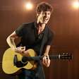 No aniversário de Shawn Mendes, veja como o cantor usa a música para transformar a vida de jovens