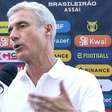 Luís Castro manda a real sobre arbitragem após vitória do Grêmio