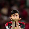 Flamengo vence Vitória e diminui a vantagem do líder Palmeiras