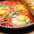 Shakshuka (ovos no purgatório): refeição rápida e saborosa