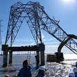 Ciclone no RS derruba torres de energia na Lagoa Mirim e mantém milhares no escuro
