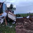 Tornado no Paraná deixa rastro de destruição; morador mostra árvores sendo arrancadas pelo fenômeno