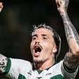 Josué supera ídolo do Coritiba e iguala líder do Brasileirão; veja números