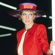 Os novos tênis da marca carioca lançada em 1989, Sonho dos Pés, na cor 'crochê de vovô' são o 'it-item' perfeito para a tendência de looks no estilo 'tomato grape' que trazem cor para os dias cinzas de Inverno