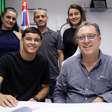 Volante renova com o Santos pela segunda vez em três meses