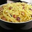 Receita prática de macarrão à carbonara em 30 minutos