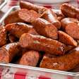 Vinagre é truque infalível para evitar que a linguiça estoure na panela