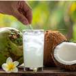 Água de coco faz bem aos rins? Veja o que acontece com o consumo frequente