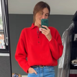 Sasha prova ar fashion da calça jeans reta à la anos 90: 'tem uma pegada meio vintage'